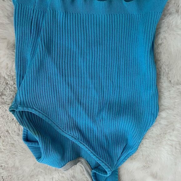 COPY - Jacquemus La Maille Aceno One-Shoulder Tank Top - Picture 8 of 9